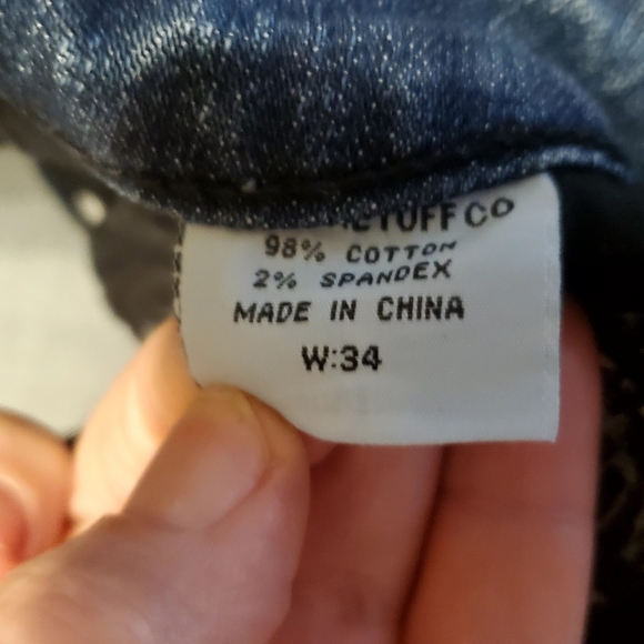 Cowgirl Tuff capris with Black Embroidery - Picture 3 of 5